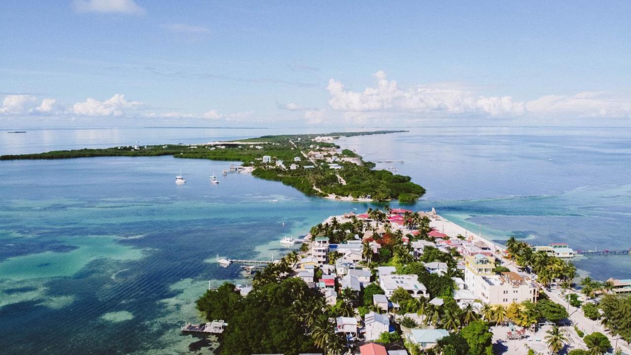 Bella's Backpackers Hostel Caye Caulker Buitenkant foto